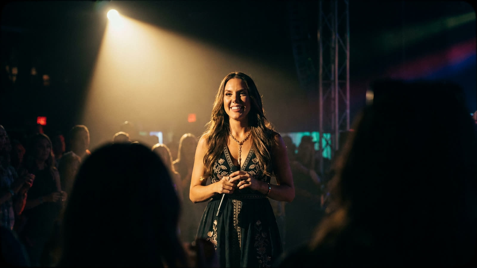 Zac Brown and Kendra Scott are dating. The country music-to-jewelry pipeline is now officially a thing.